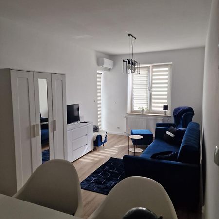 Apartament W Koninie Przy Ul. Wiosny Ludow コニン エクステリア 写真