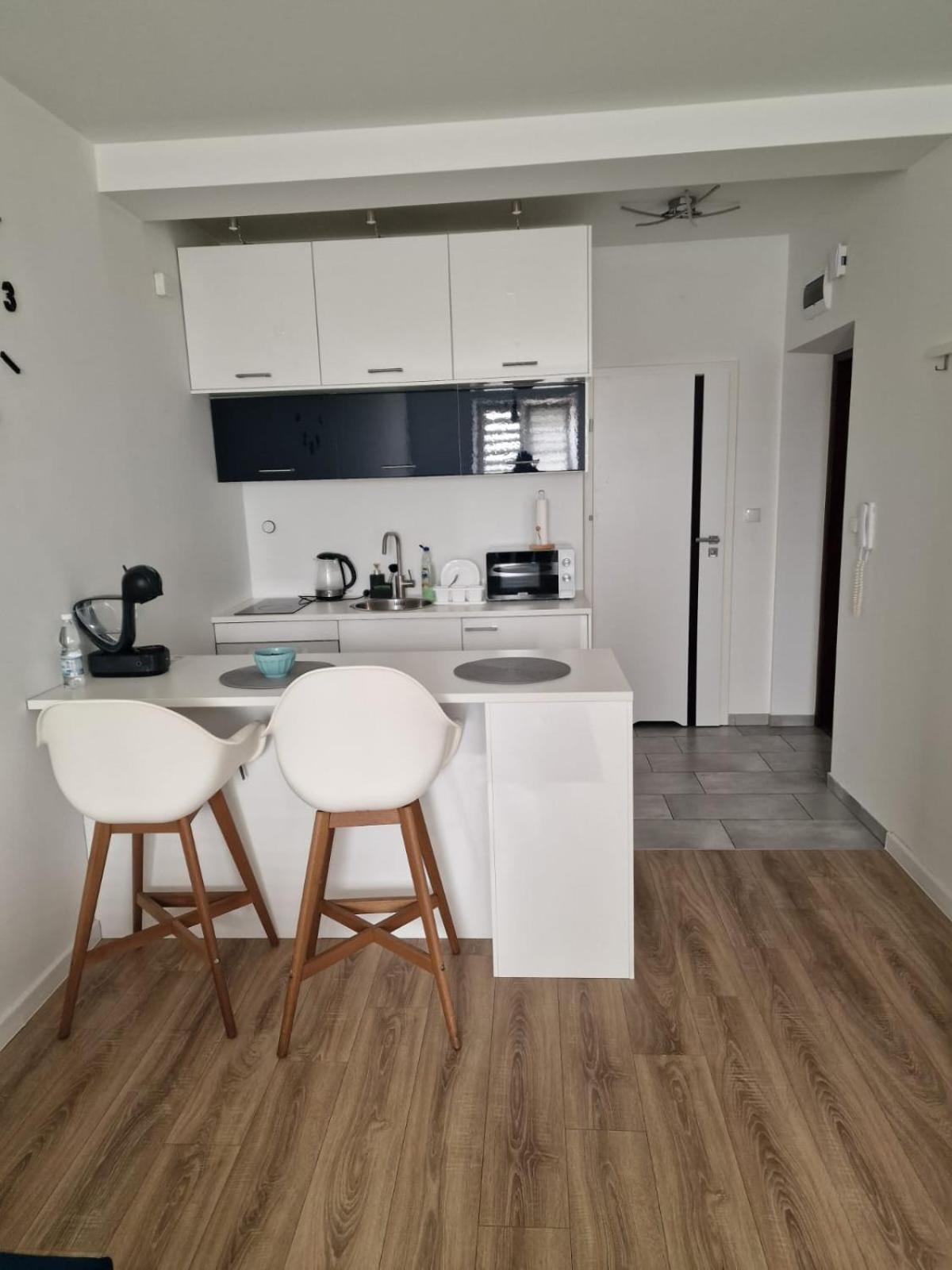 Apartament W Koninie Przy Ul. Wiosny Ludow コニン エクステリア 写真
